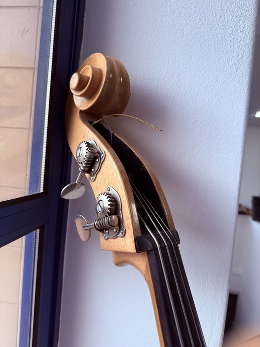 Contra Baixo Excelente estado de conservação