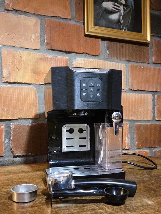 Ekspres kolbowy Sencor SES 4040BK | 20 Bar | System Mleczny | Box