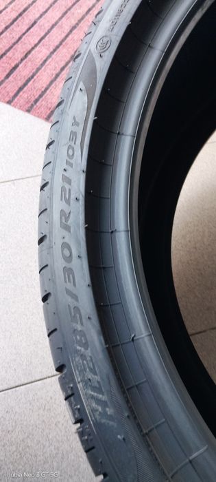Pneus 285/30/21 semi novos