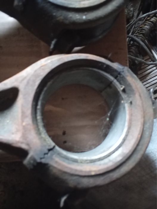 Шатуни з поршнями трактора ЮМЗ