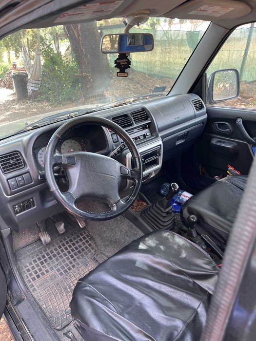 Suzuki Jimny para retirada de peças