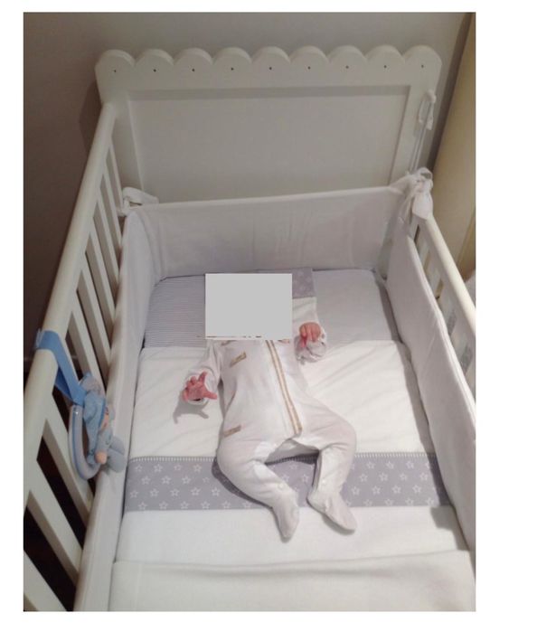 Cama para bebé com grades