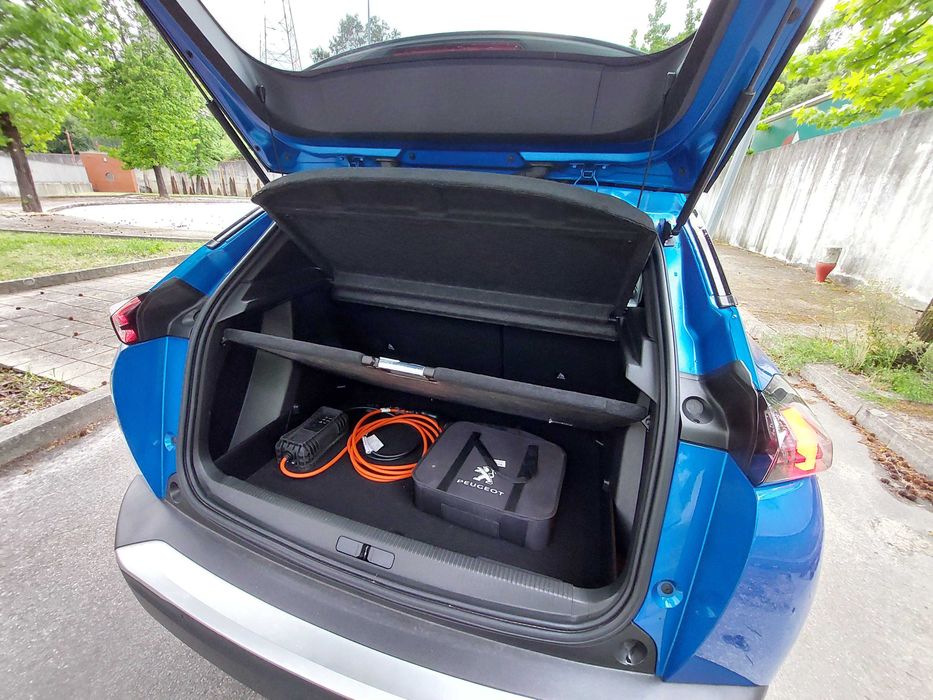 Peugeot e-2008 50 kWh GT