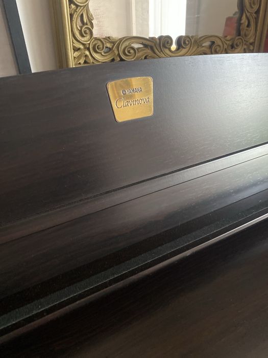 Yamaha Clavinova CLP 330