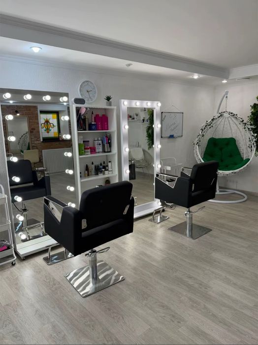 Аренда рабочего места в стильной бьюти-студии . Центр , Свет есть