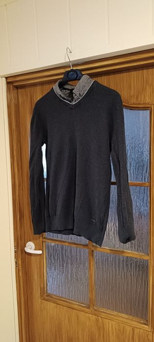 Sweter z koszulowym kołnierzykiem