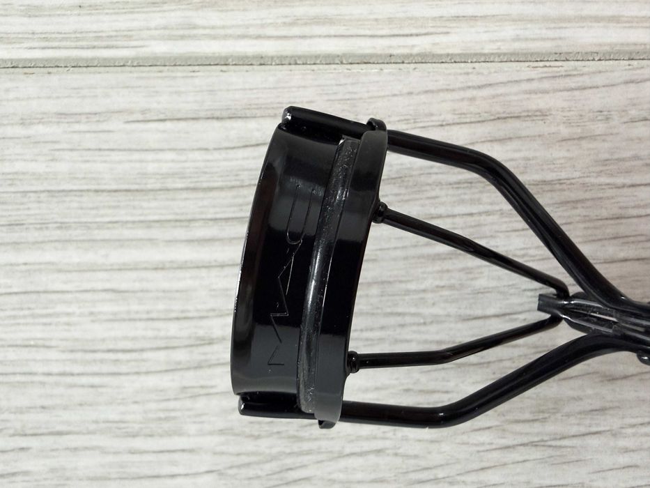 MAC Cosmetics Lash Curles Full Lash zalotka do rzęs