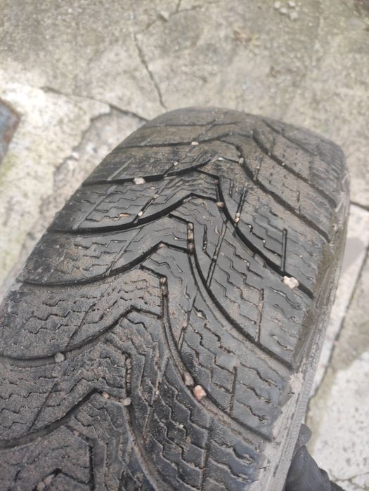 Продам резину R15 195/65 Россава 2 шт