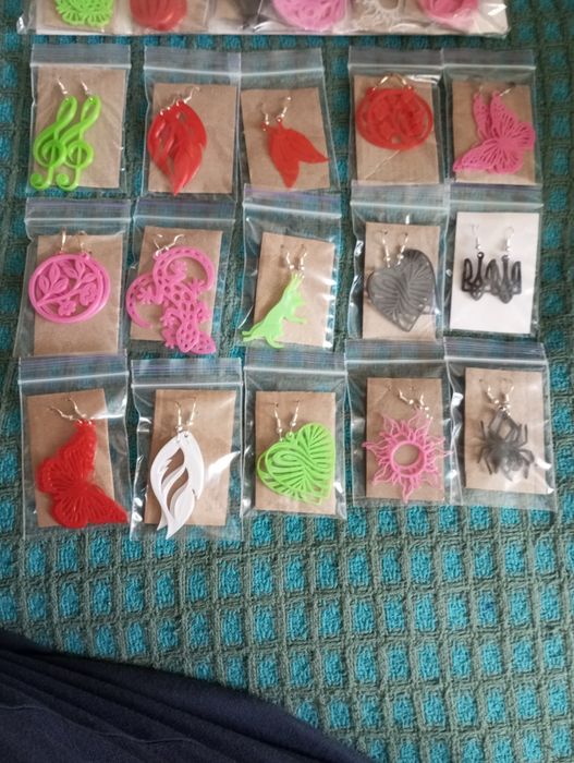 Продам красиві сережки