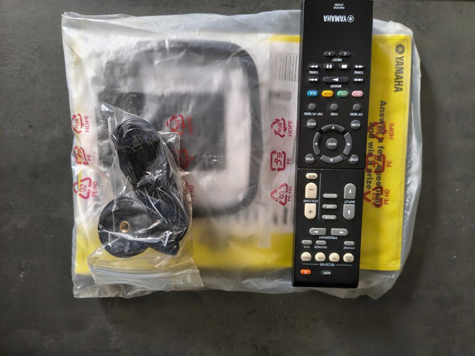 Amplituner YAMAHA RX-V383