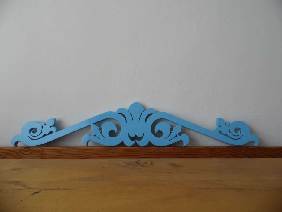 Nadokienniki drewniane, zdobienia drewniane domów, ornamenty drewniane