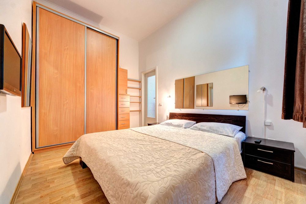 Аренда квартиры 3к в центре Киева (м. Крещатик)