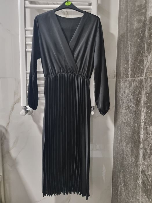 Vestido tipo cetim preto