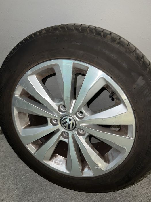 Jantes 16 originais Volkswagen com pneus michelin