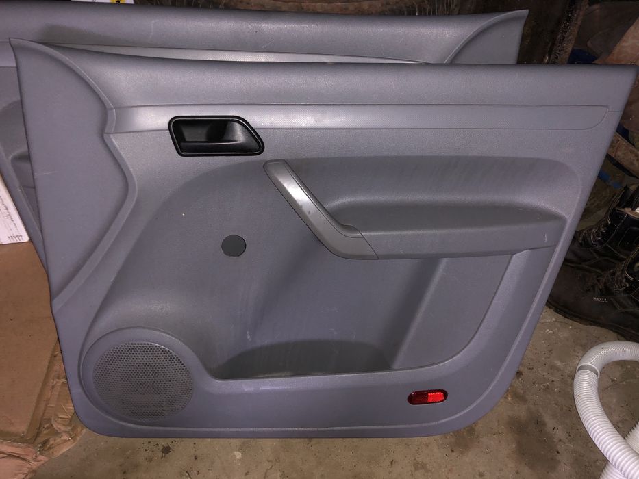 VW CADDY III Карта права передня