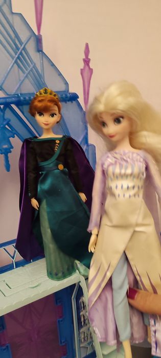 Hasbro,zamek elza, kraina lodu domek, zamek Elsa, lalki elza i Anna.