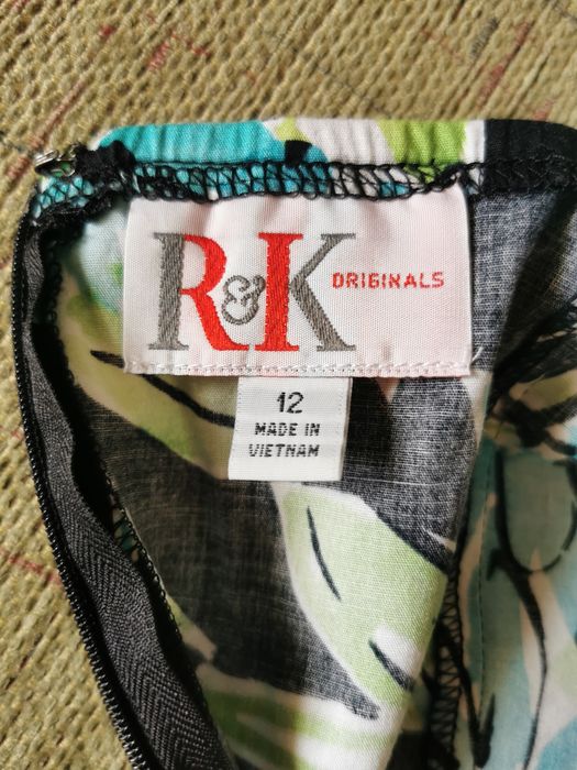 Sukienka na ramiączka w kwiaty (40)