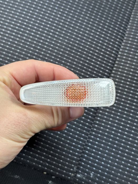 Kierunkowskazy Mitsubishi Lancer VIII