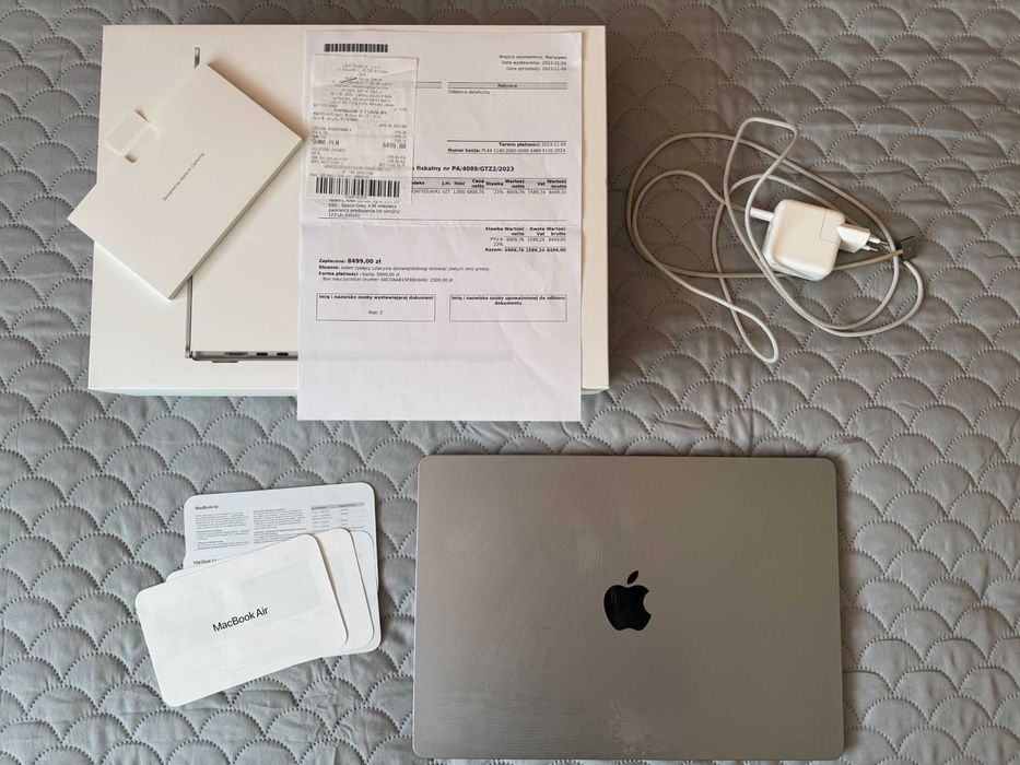 Macbook Air M2 15,3 cala 16GB RAM