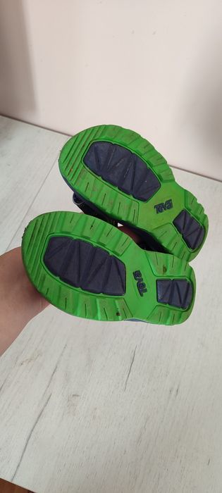 Дитяче літнє взуття Crocs c 8-9 i босоніжки teva