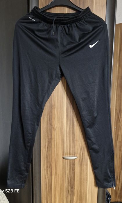 Spodnie sportowe męskie Nike rozmiar S stan idealny