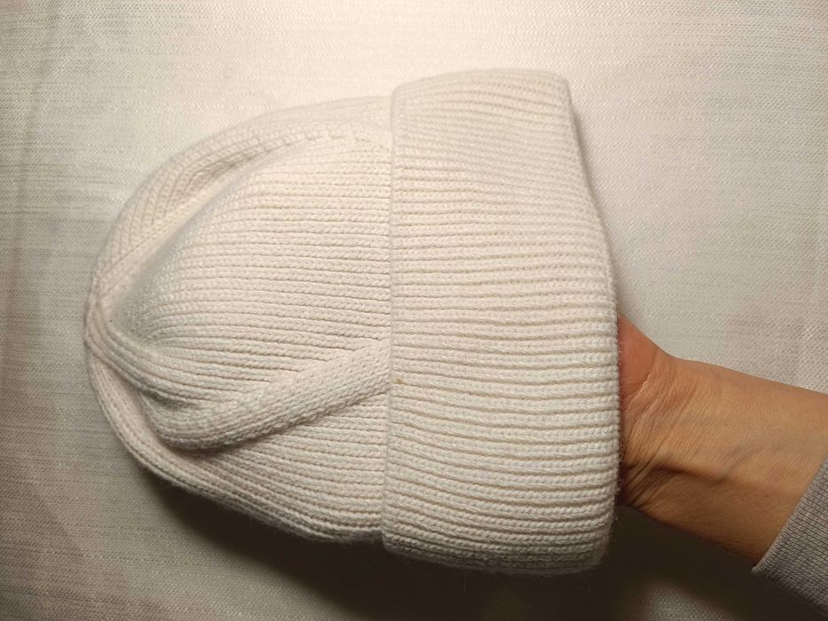 Шапка из мериноса и шерсти