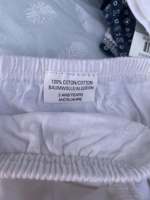 Дитячі нові труси.
