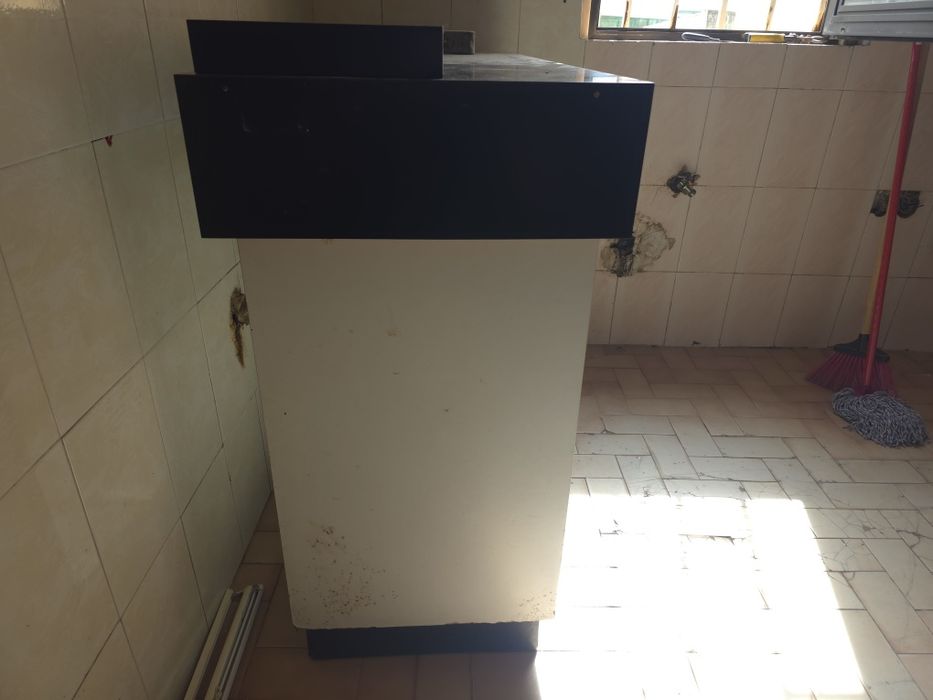 Bancadas com frente de Vidro