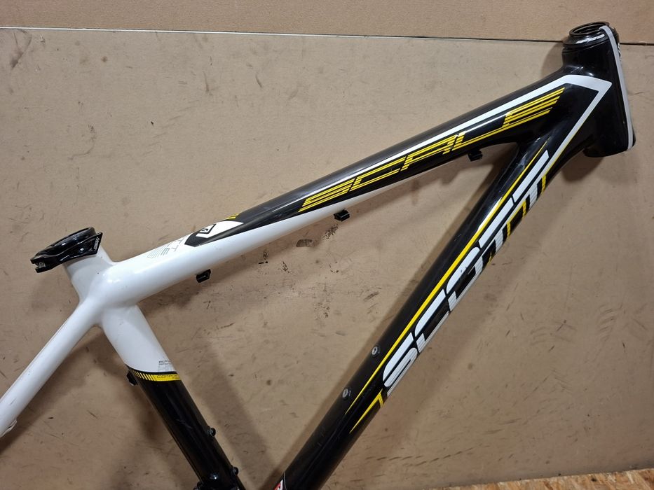 Rama Karbonowa Scott Scale 35 M trek specialized