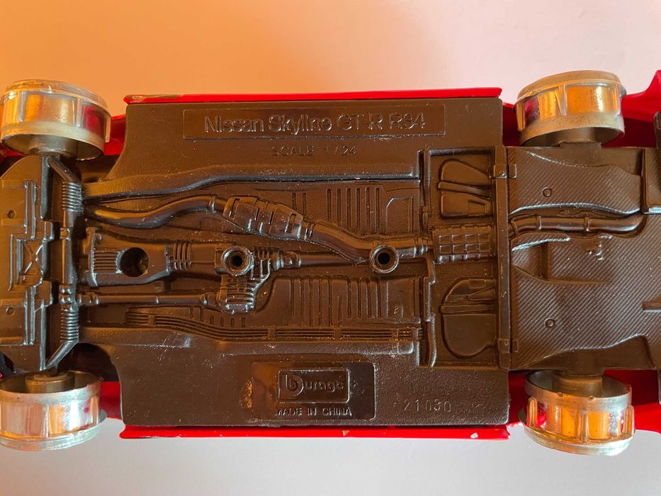 Модель мотоцикла 1:24,та Nissan Skylin (на запчастини ) можливий обмін