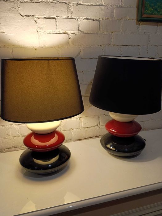 Lampa nocna porcelanowa z czarnym abażurem