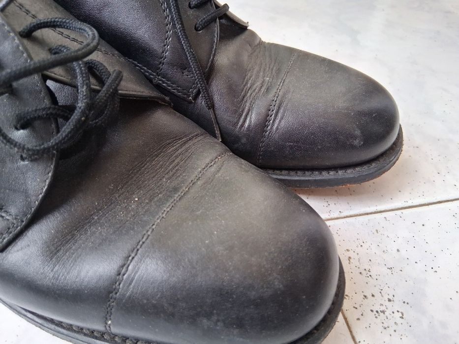 Sapatos derby de homem em pele