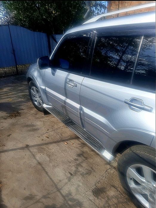 Продаю Mitsubishi Pajero