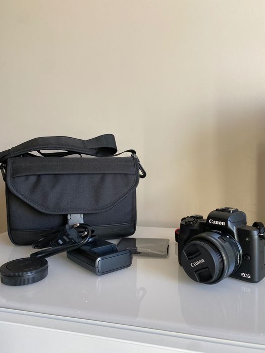 COMO NOVA Canon EOS M50 + EF M 15-45