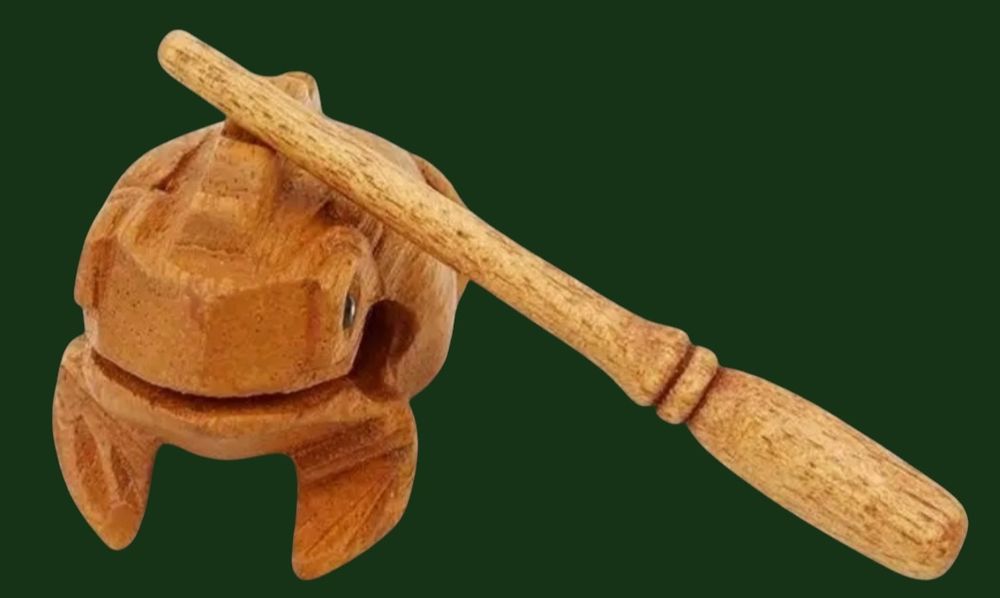 Instrumento Musical / Sapo em Madeira que Coaxa