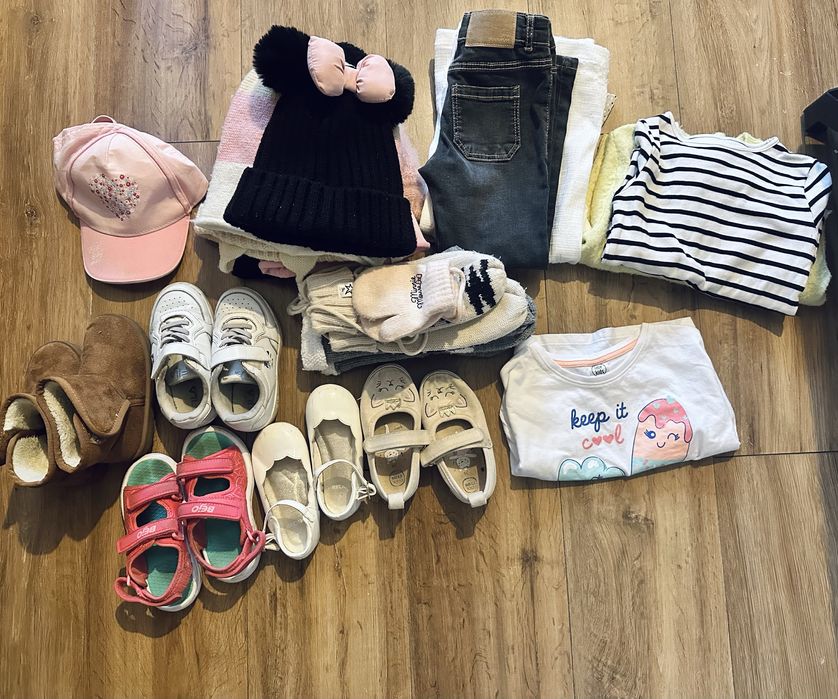 Paka ubranek dla dziewczynki 104-110 cm