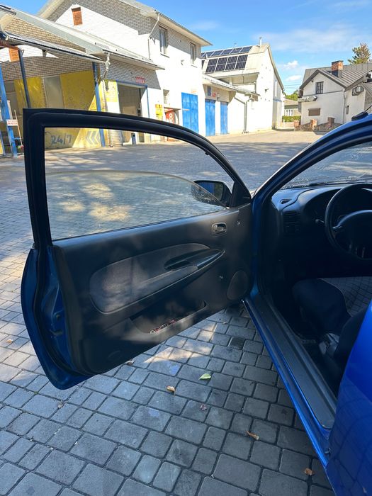 Продам Mazda 323