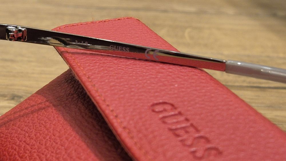 Okulary przeciwsłomeczne Guess