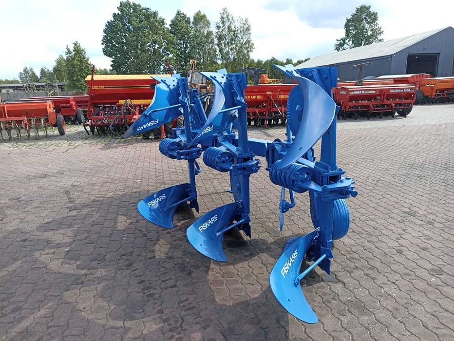 Plugi trzyskibowe obrotowe Fiskars Overum.Zabezpieczenia