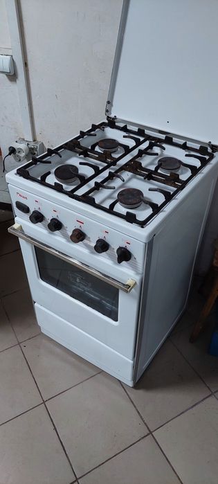 Продам газову плиту
