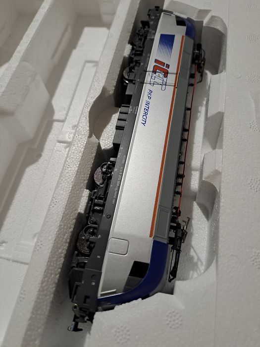Lokomotywa elektryczna E183/ EU44 „Husarz” Piko PKP Intercity HO