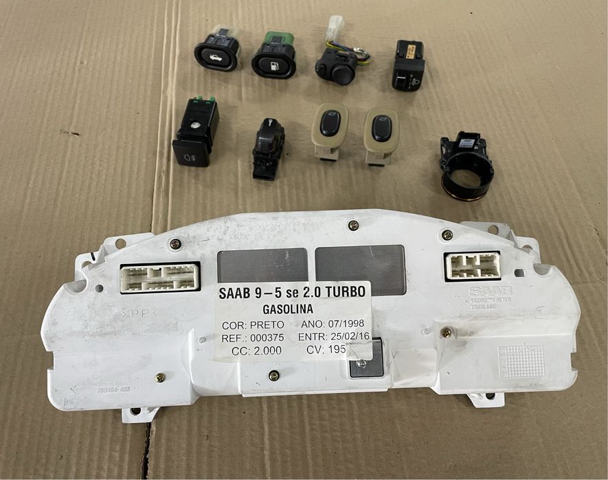 SAAB 9-5 Turbo de 1998 - quadrante e botões
