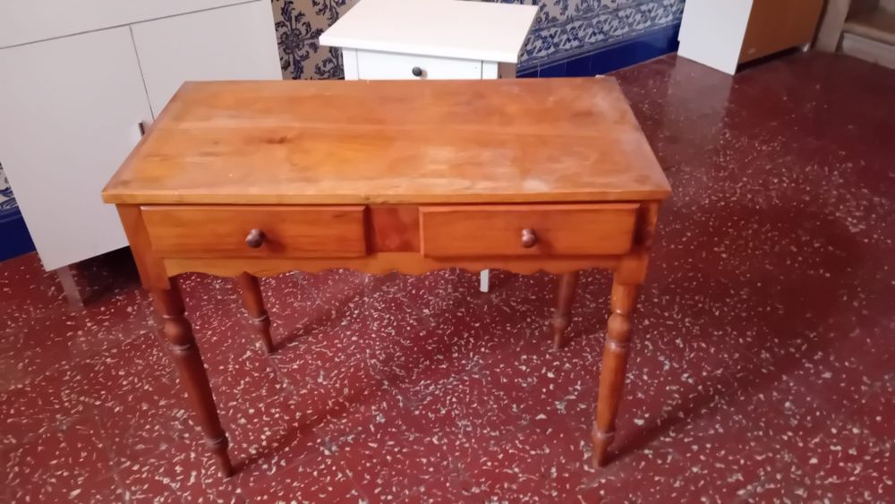 Mesa Rústica  em Madeira