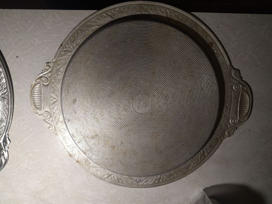 Поднос алюминий ссср 2 шт 1 лотом