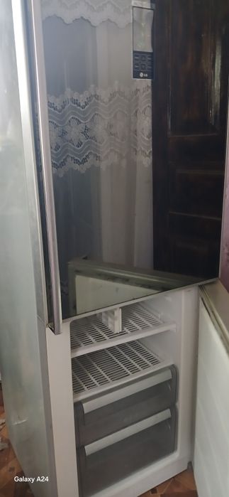Продаєтьмя Холодильник LG