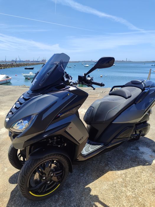 Vendo Peugeot metropolis 400 GT ano 2022 moto muito versátil para a cidade como passeios