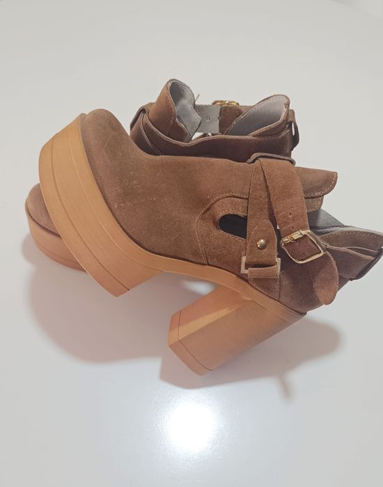 Botim de senhora 40 ( Manuel alves)