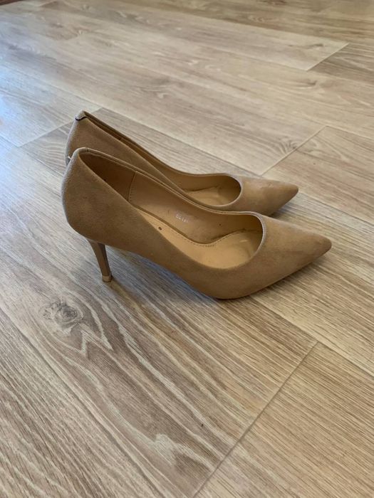 Босоніжки,лофери