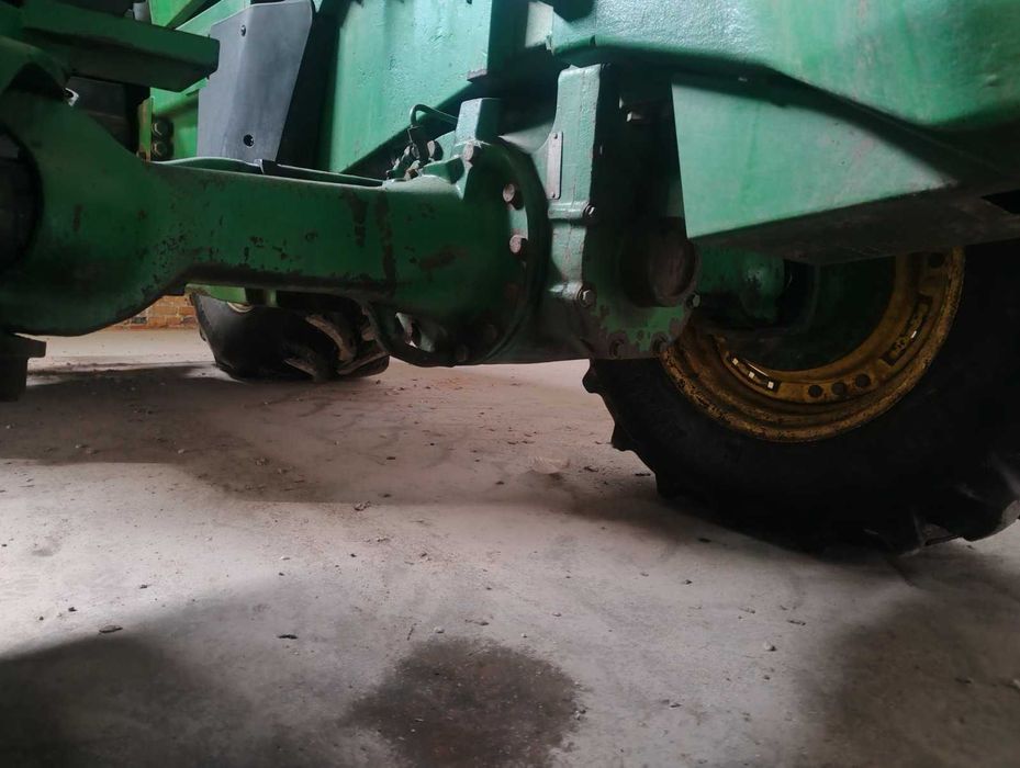 Трактор John Deere 8400 1995
