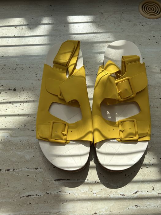 Фірмові дитячі кросівки